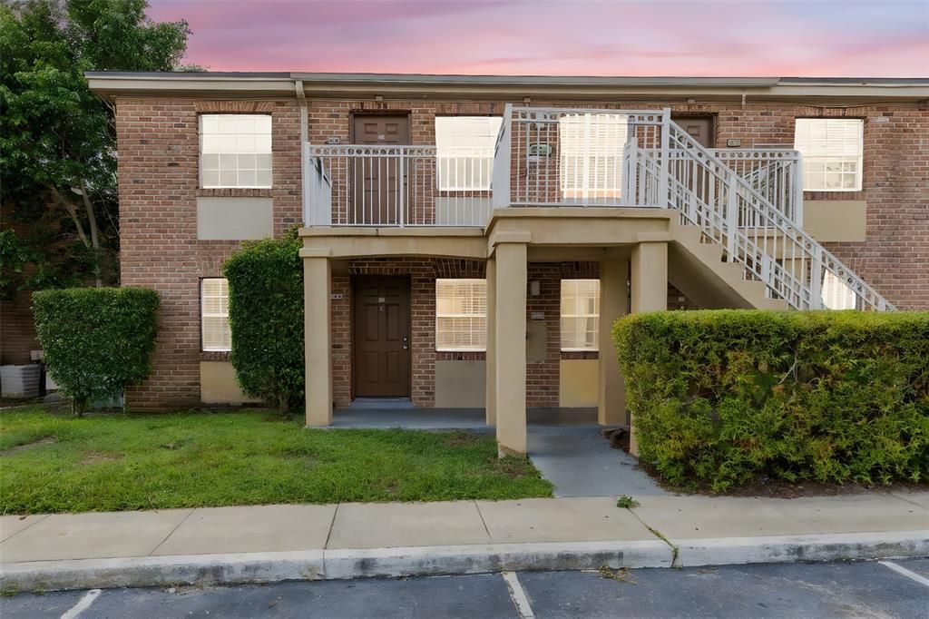 待售: $129,900 (1 贝兹, 1 浴室, 550 平方英尺)