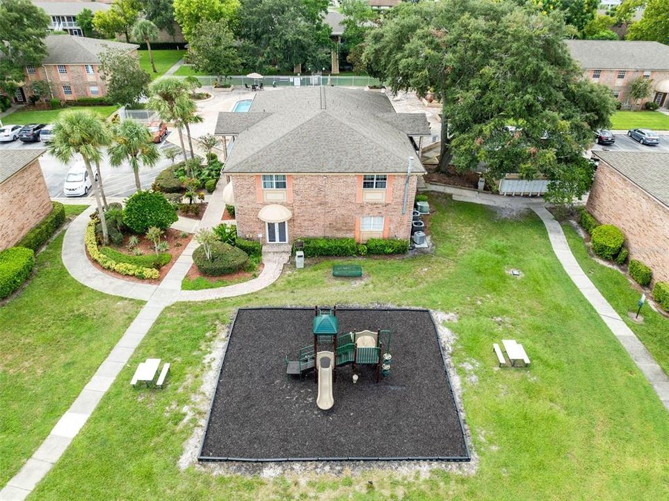 待售: $129,900 (1 贝兹, 1 浴室, 550 平方英尺)