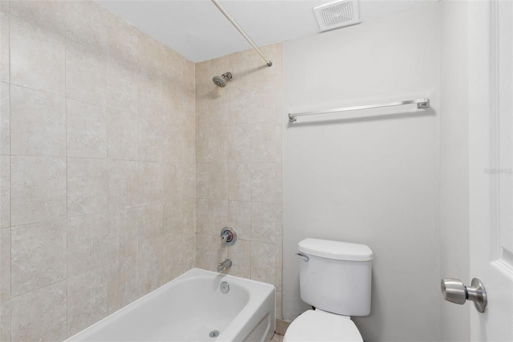 待售: $129,900 (1 贝兹, 1 浴室, 550 平方英尺)