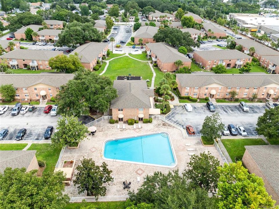 待售: $129,900 (1 贝兹, 1 浴室, 550 平方英尺)