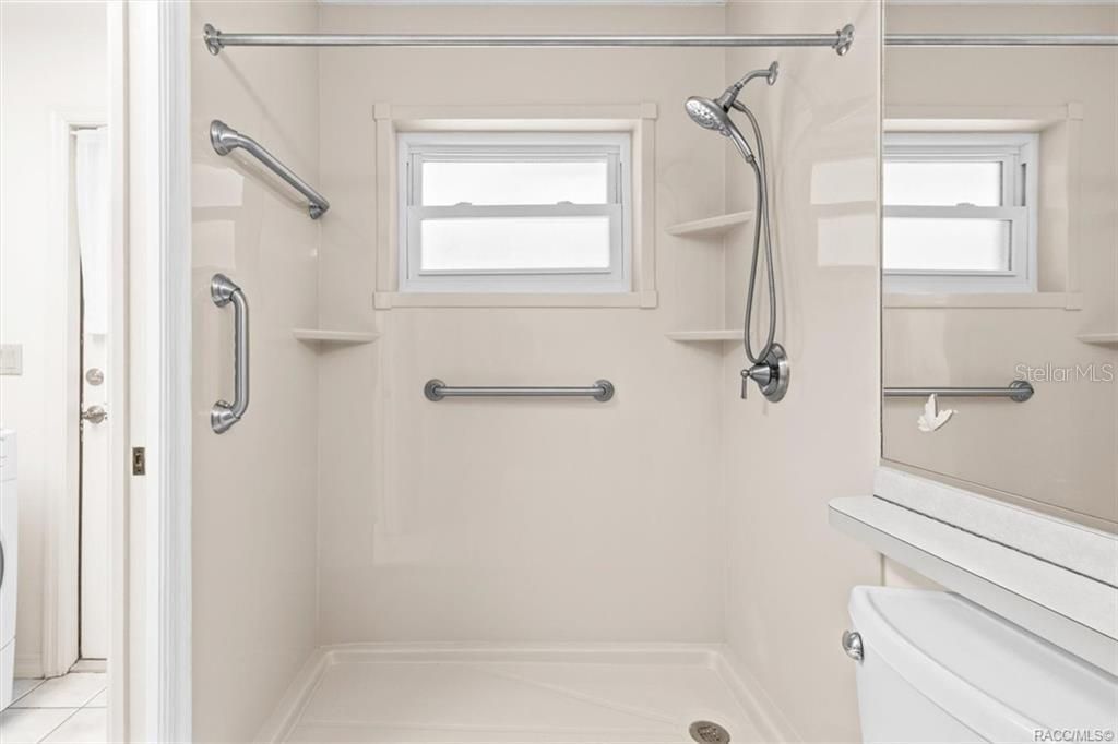 For Sale: $279,500 (3 beds, 2 baths, 1927 Square Feet)