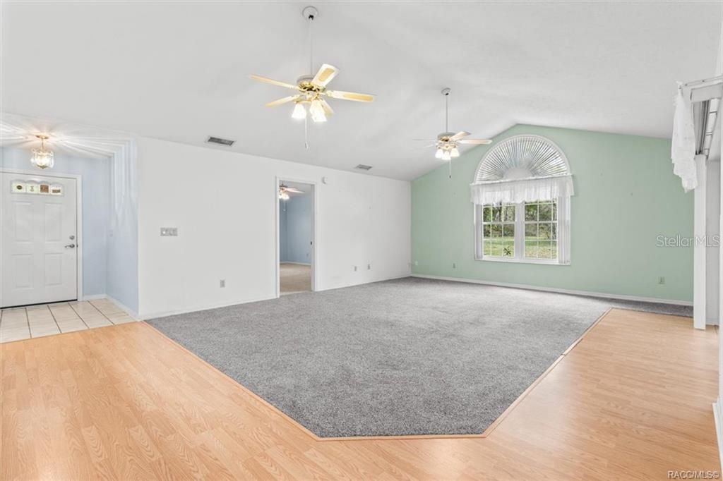 For Sale: $279,500 (3 beds, 2 baths, 1927 Square Feet)