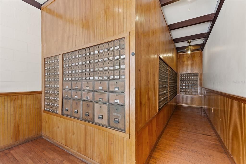 待售: $147,000 (1 贝兹, 1 浴室, 648 平方英尺)