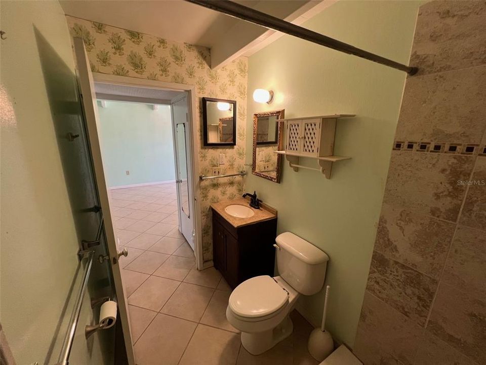 待售: $147,000 (1 贝兹, 1 浴室, 648 平方英尺)