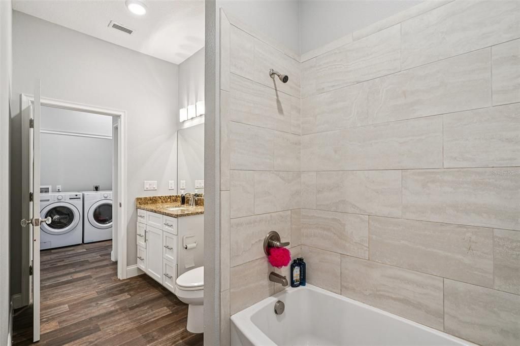 待售: $220,000 (3 贝兹, 2 浴室, 1428 平方英尺)