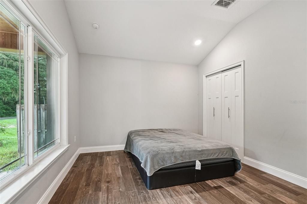 待售: $220,000 (3 贝兹, 2 浴室, 1428 平方英尺)