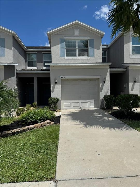 最近售出: $309,800 (3 贝兹, 2 浴室, 1884 平方英尺)