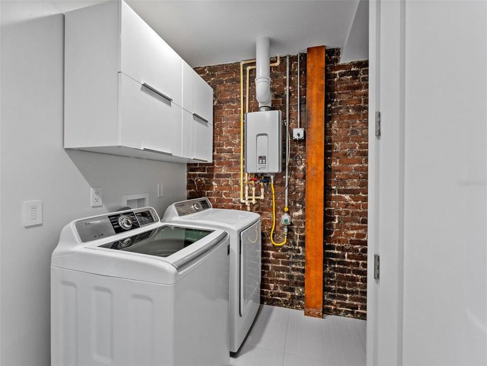 For Rent: $9,500 (2 beds, 2 baths, 2321 Square Feet)