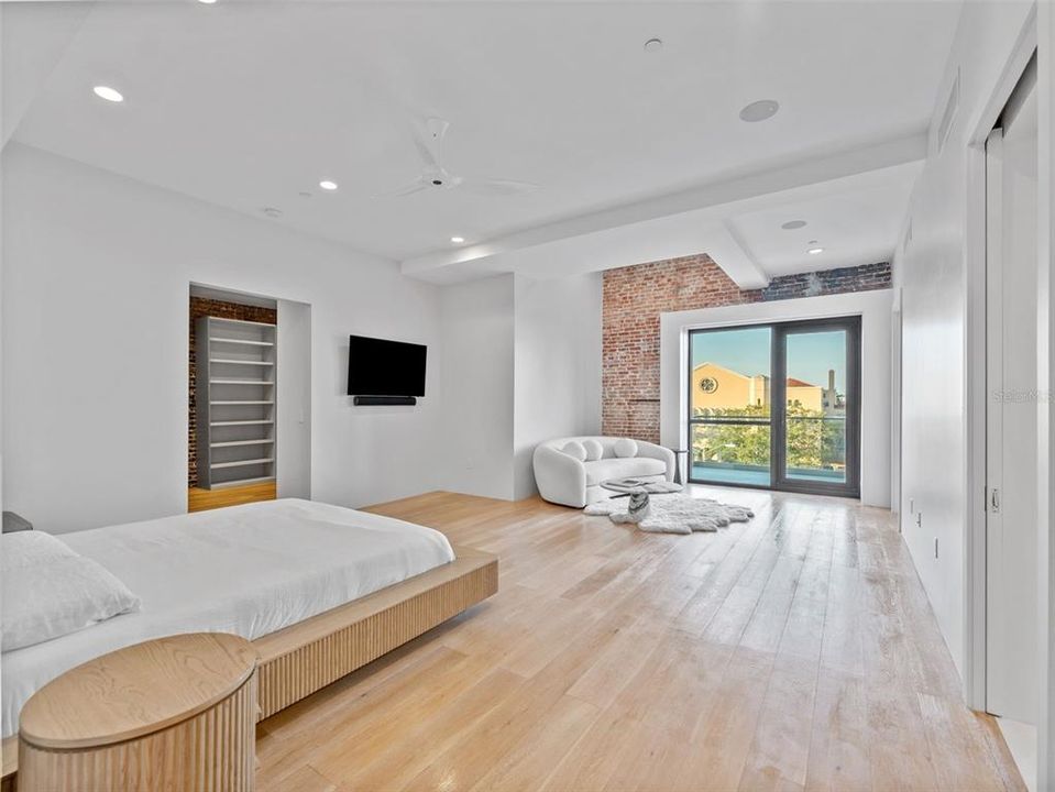 For Rent: $9,500 (2 beds, 2 baths, 2321 Square Feet)