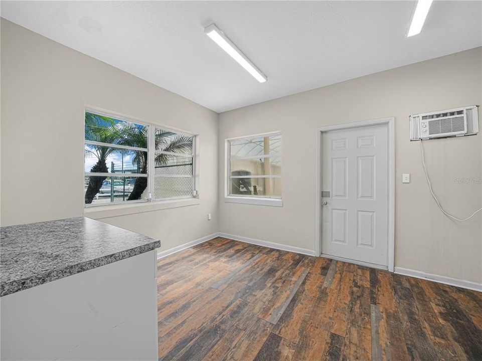 待售: $41,808 (0 贝兹, 0 浴室, 3216 平方英尺)