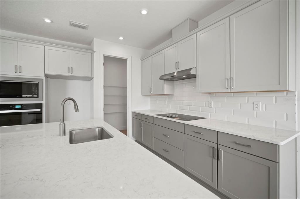 待售: $548,950 (4 贝兹, 3 浴室, 2351 平方英尺)