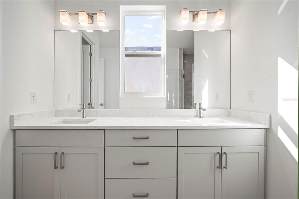 待售: $548,950 (4 贝兹, 3 浴室, 2351 平方英尺)