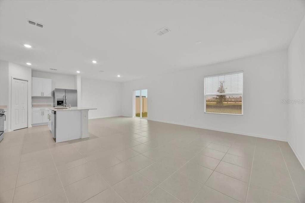 For Rent: $2,200 (4 beds, 2 baths, 1874 Square Feet)