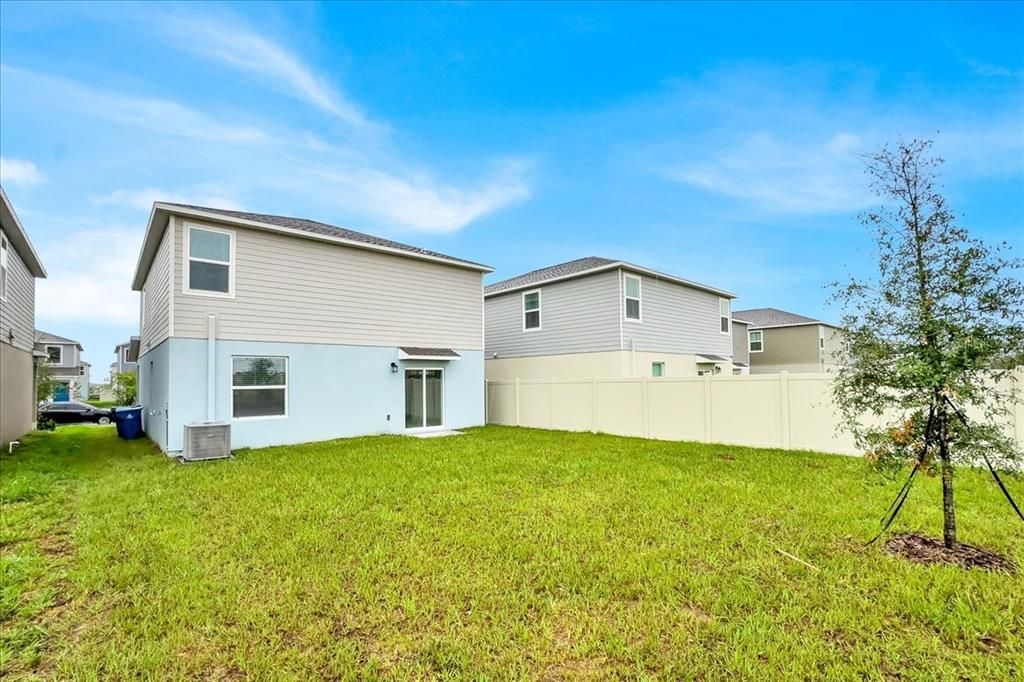 For Rent: $2,200 (4 beds, 2 baths, 1874 Square Feet)