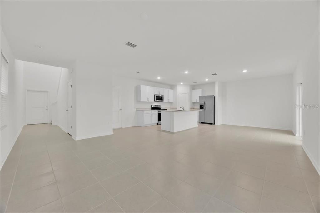 For Rent: $2,200 (4 beds, 2 baths, 1874 Square Feet)