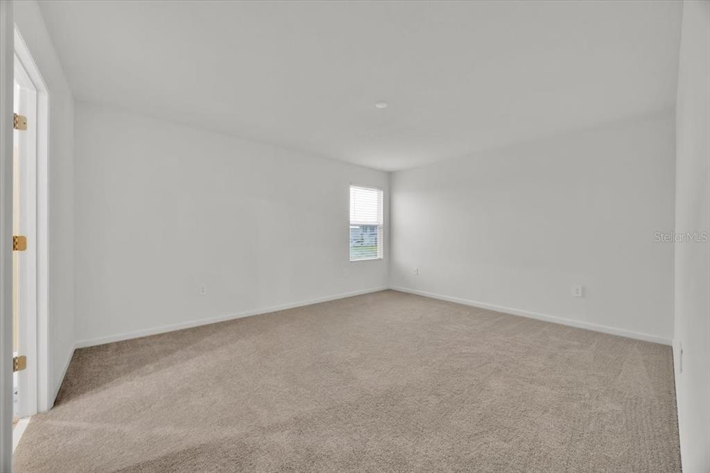 For Rent: $2,200 (4 beds, 2 baths, 1874 Square Feet)