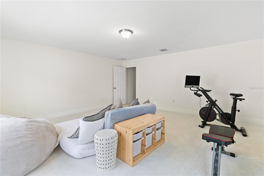 Activo con contrato: $765,000 (4 camas, 3 baños, 3414 Pies cuadrados)