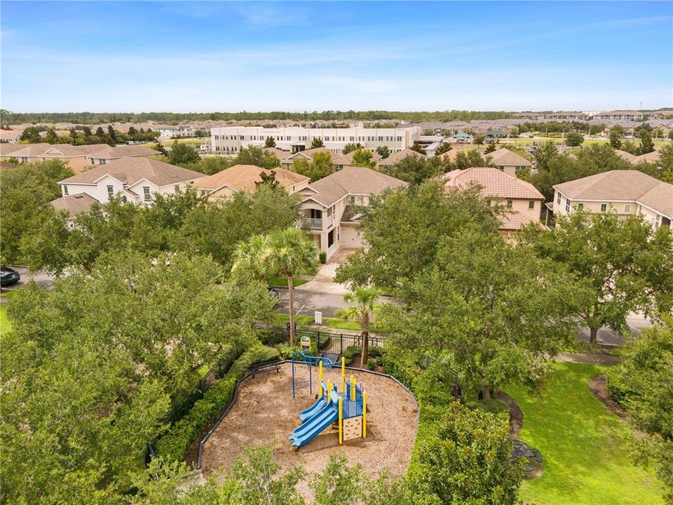 Activo con contrato: $765,000 (4 camas, 3 baños, 3414 Pies cuadrados)