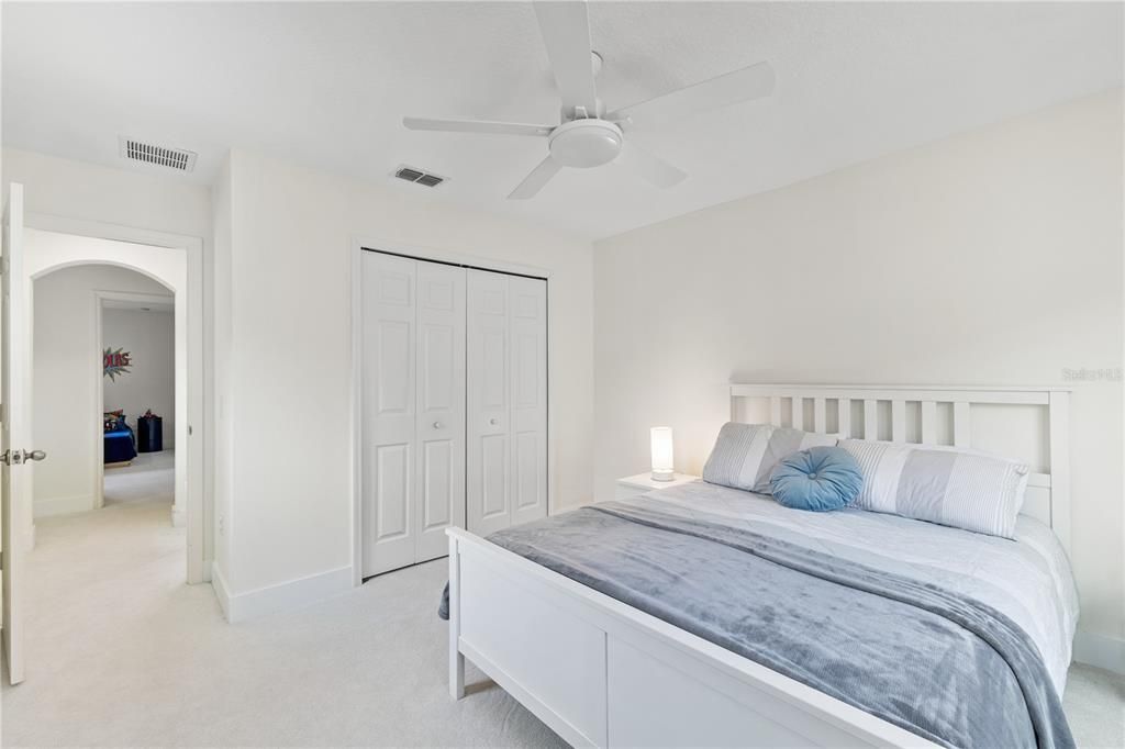 Activo con contrato: $765,000 (4 camas, 3 baños, 3414 Pies cuadrados)