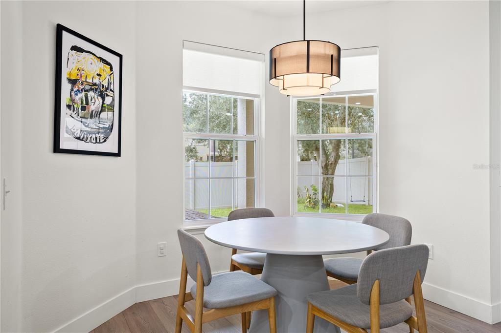 Activo con contrato: $765,000 (4 camas, 3 baños, 3414 Pies cuadrados)