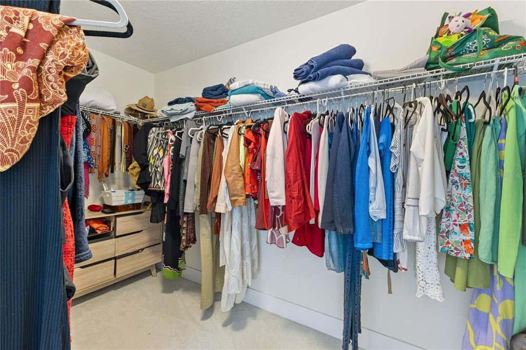 Activo con contrato: $765,000 (4 camas, 3 baños, 3414 Pies cuadrados)