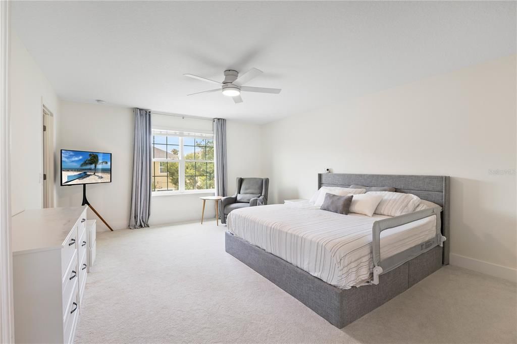 Activo con contrato: $765,000 (4 camas, 3 baños, 3414 Pies cuadrados)