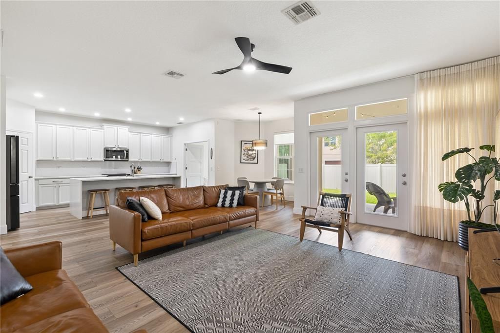 Activo con contrato: $765,000 (4 camas, 3 baños, 3414 Pies cuadrados)