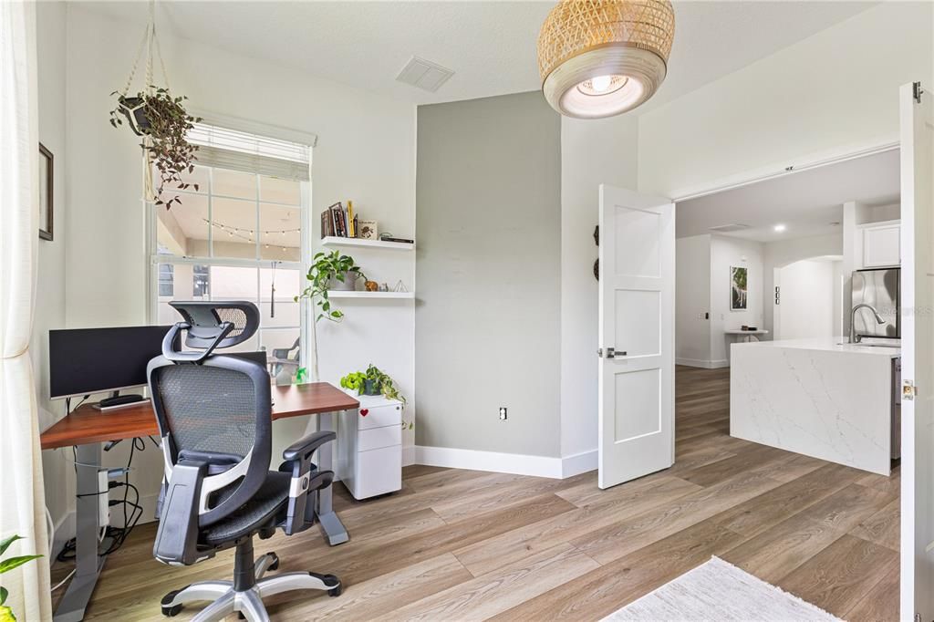 Activo con contrato: $765,000 (4 camas, 3 baños, 3414 Pies cuadrados)