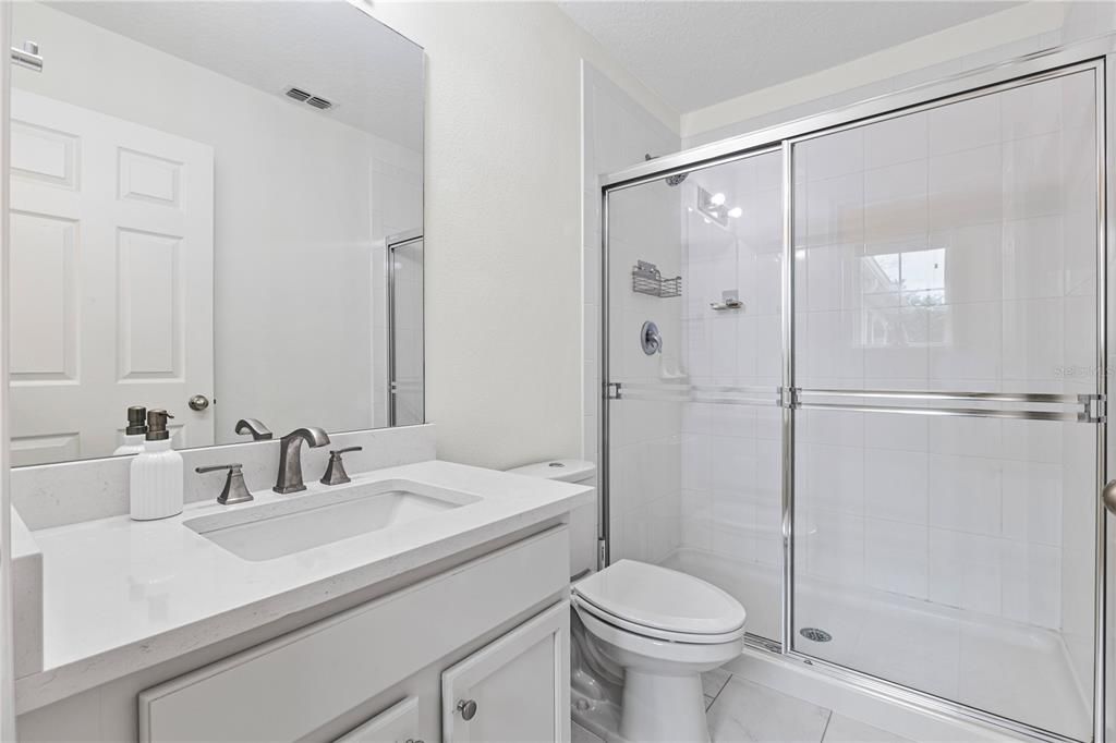 Activo con contrato: $765,000 (4 camas, 3 baños, 3414 Pies cuadrados)