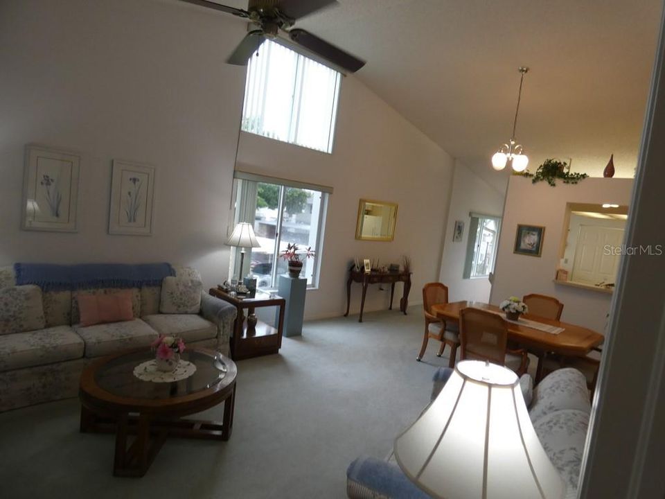 Activo con contrato: $89,900 (2 camas, 2 baños, 1123 Pies cuadrados)