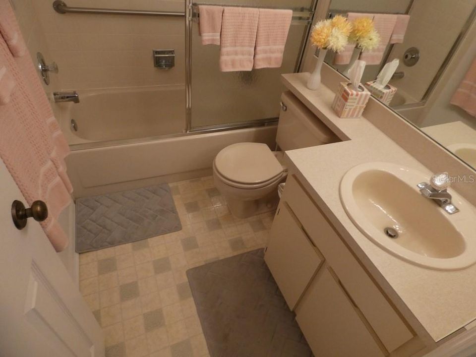 Activo con contrato: $89,900 (2 camas, 2 baños, 1123 Pies cuadrados)