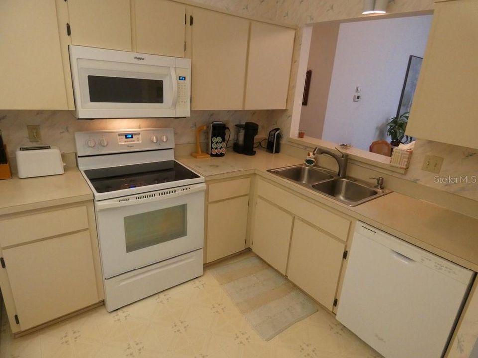 Activo con contrato: $89,900 (2 camas, 2 baños, 1123 Pies cuadrados)