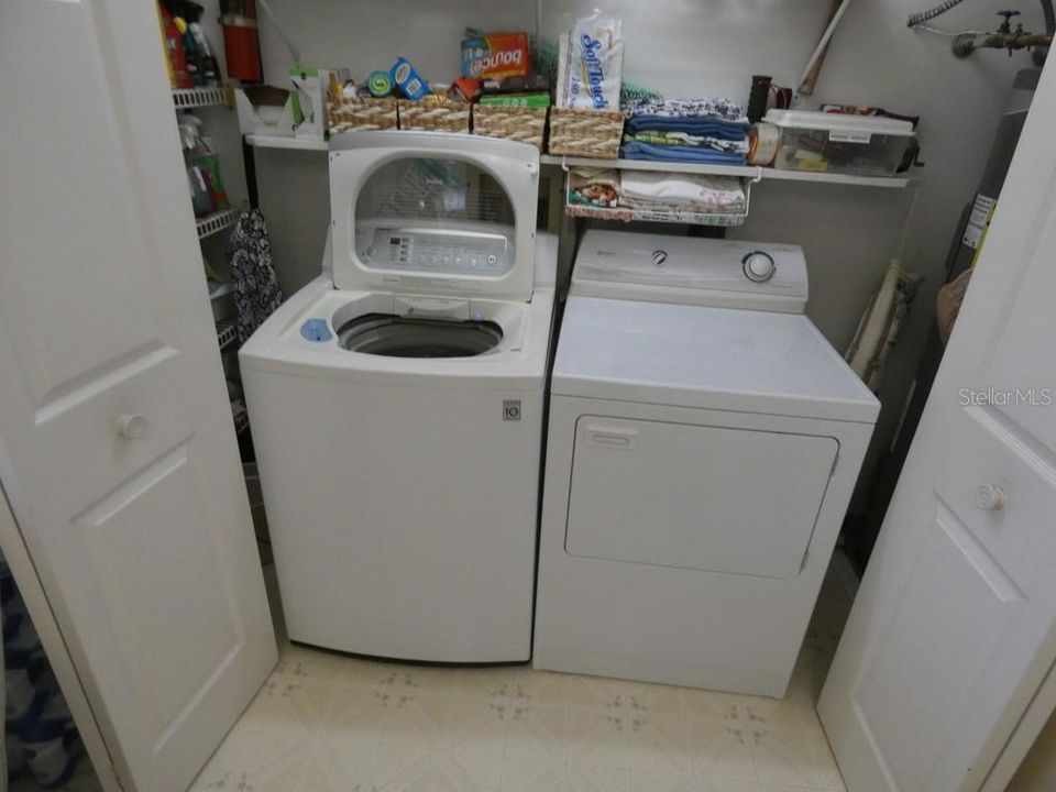 Activo con contrato: $89,900 (2 camas, 2 baños, 1123 Pies cuadrados)