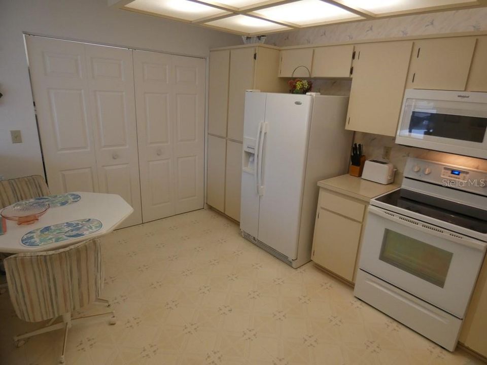 Activo con contrato: $89,900 (2 camas, 2 baños, 1123 Pies cuadrados)