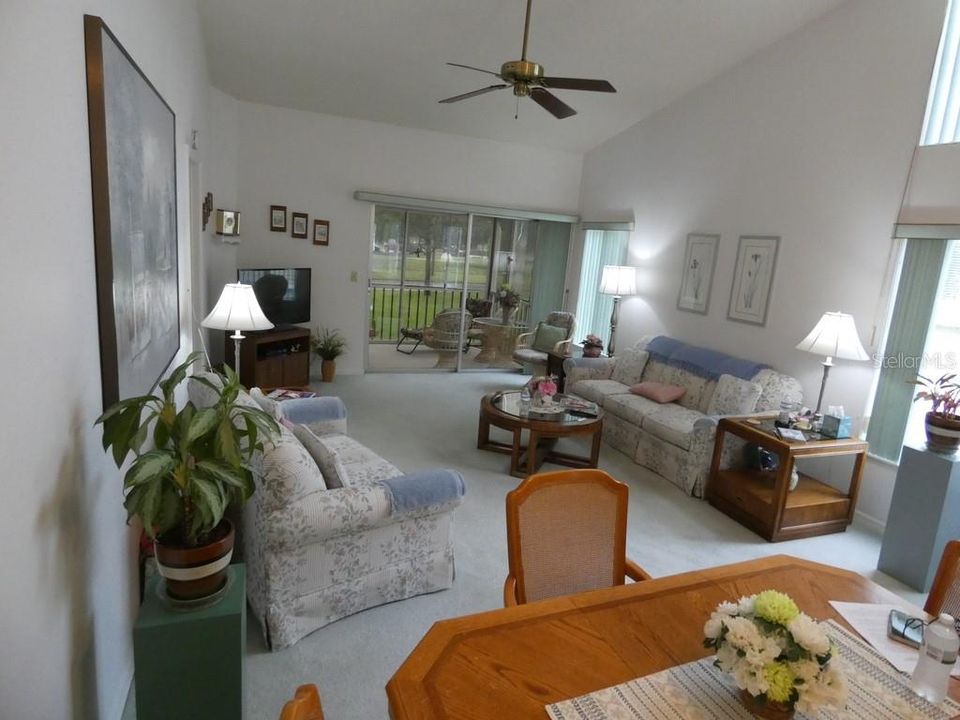 Activo con contrato: $89,900 (2 camas, 2 baños, 1123 Pies cuadrados)