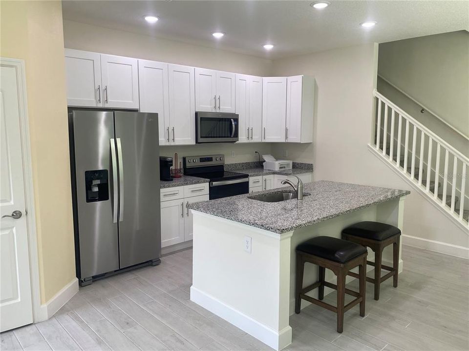 合同活跃: $339,000 (3 贝兹, 2 浴室, 1725 平方英尺)