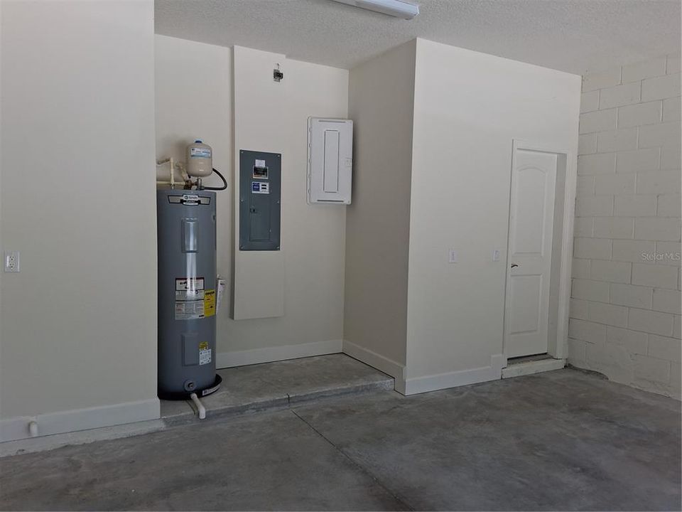 合同活跃: $339,000 (3 贝兹, 2 浴室, 1725 平方英尺)