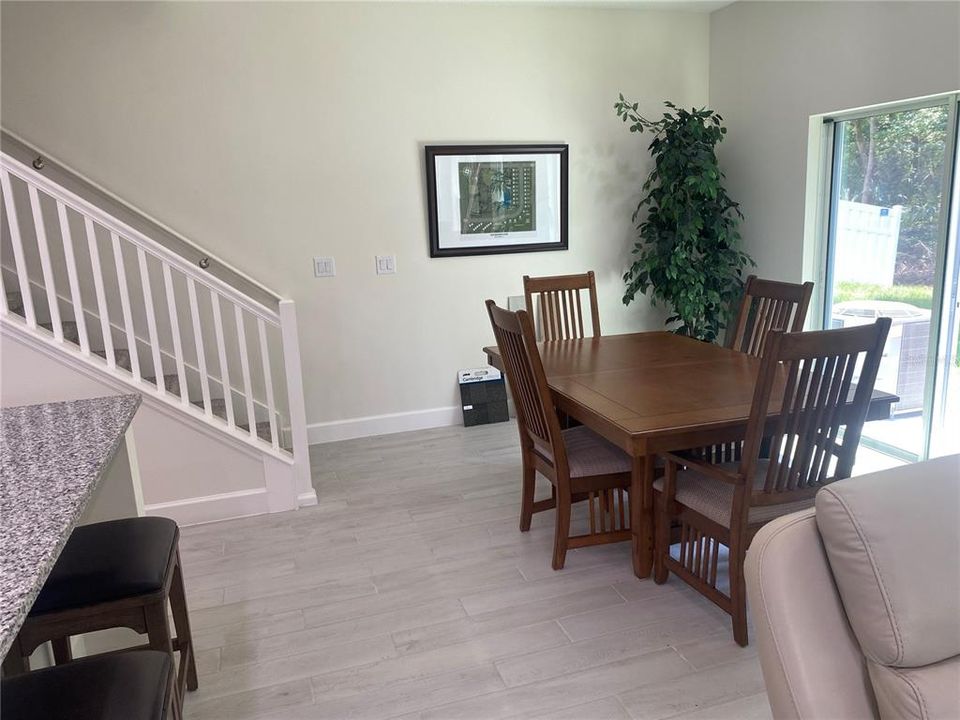 合同活跃: $339,000 (3 贝兹, 2 浴室, 1725 平方英尺)