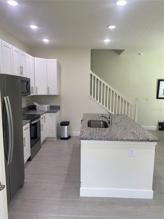 合同活跃: $339,000 (3 贝兹, 2 浴室, 1725 平方英尺)