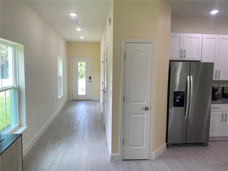 合同活跃: $339,000 (3 贝兹, 2 浴室, 1725 平方英尺)