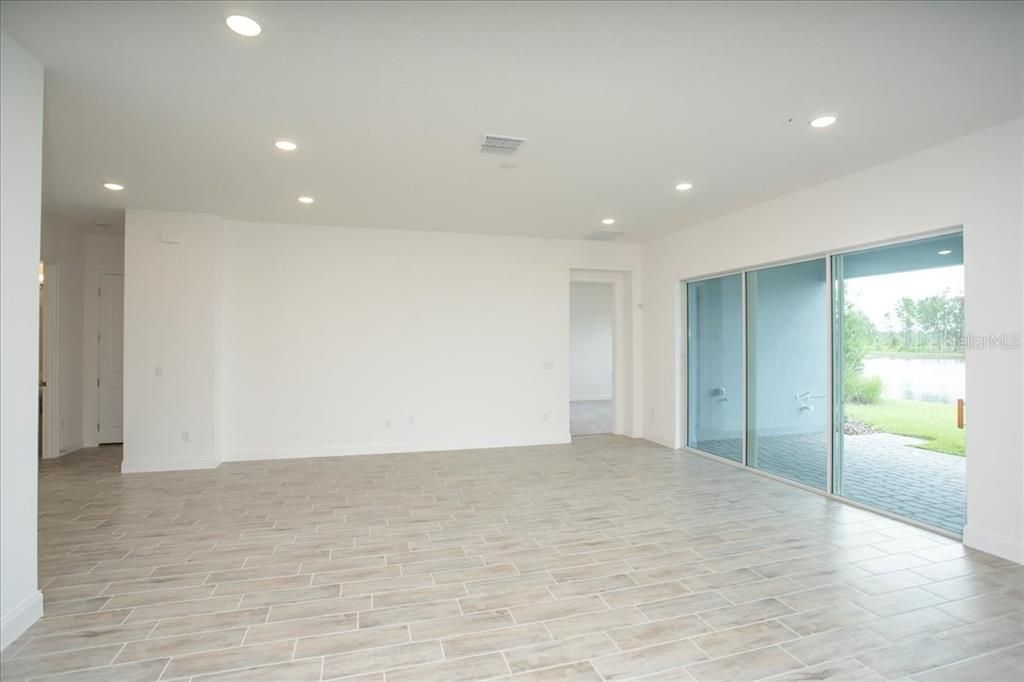 For Sale: $721,495 (4 beds, 3 baths, 3162 Square Feet)