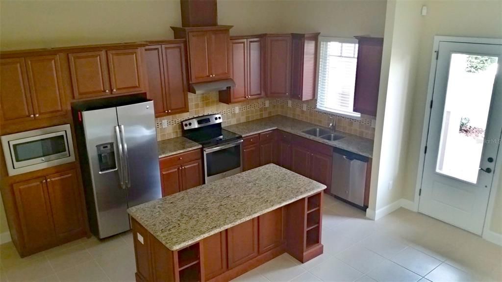 Active With Contract: $2,600 (3 beds, 2 baths, 1776 Square Feet)