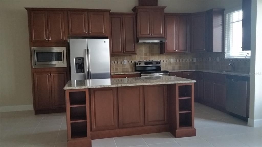 Active With Contract: $2,600 (3 beds, 2 baths, 1776 Square Feet)