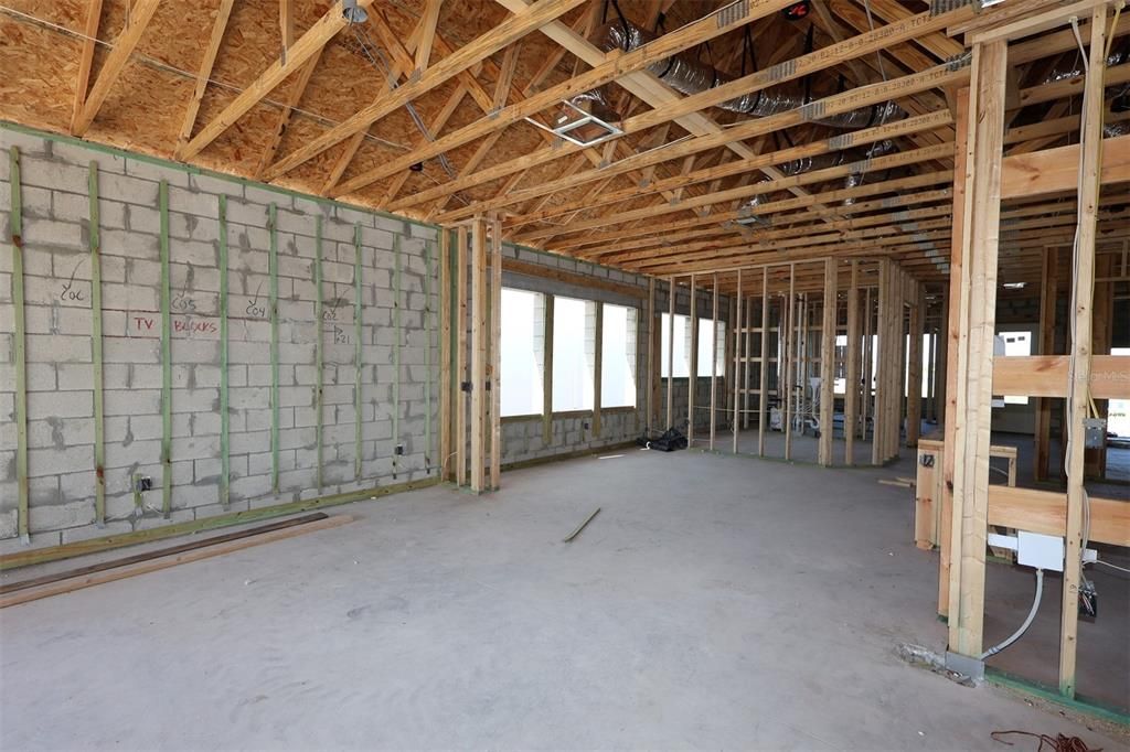 合同活跃: $774,990 (4 贝兹, 3 浴室, 2294 平方英尺)