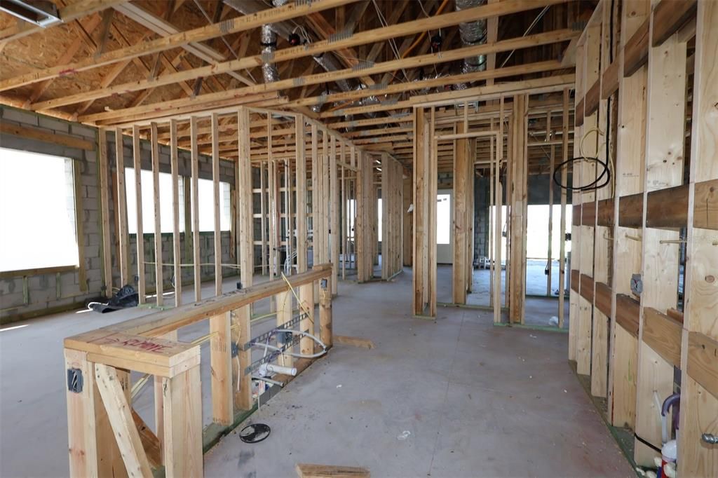 合同活跃: $774,990 (4 贝兹, 3 浴室, 2294 平方英尺)