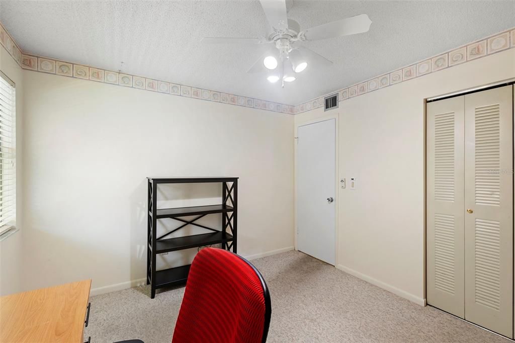 Activo con contrato: $153,500 (2 camas, 2 baños, 897 Pies cuadrados)