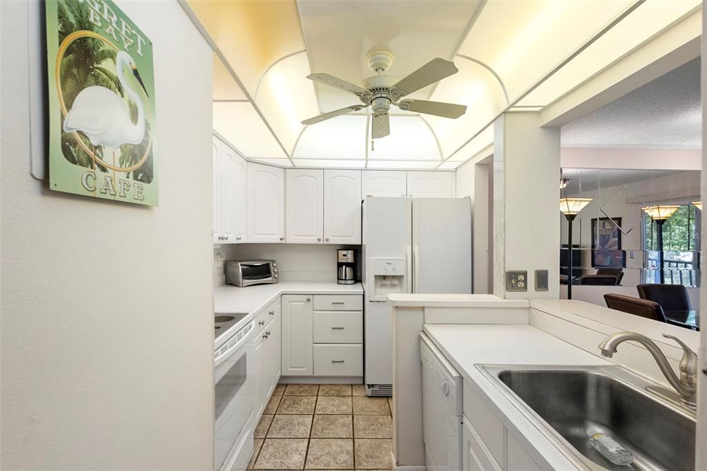 Activo con contrato: $153,500 (2 camas, 2 baños, 897 Pies cuadrados)