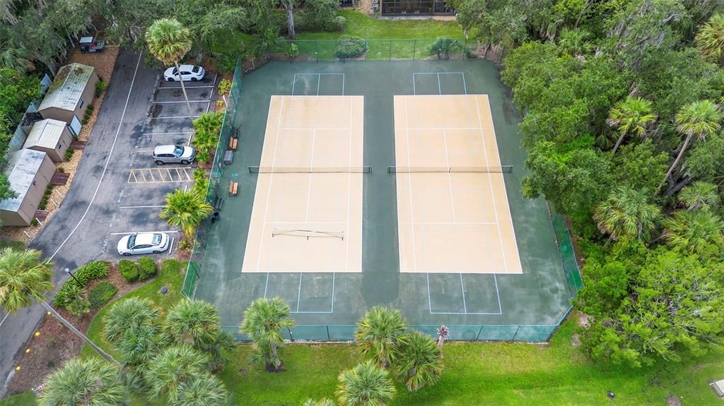 Activo con contrato: $153,500 (2 camas, 2 baños, 897 Pies cuadrados)