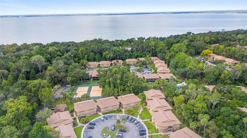 Activo con contrato: $153,500 (2 camas, 2 baños, 897 Pies cuadrados)