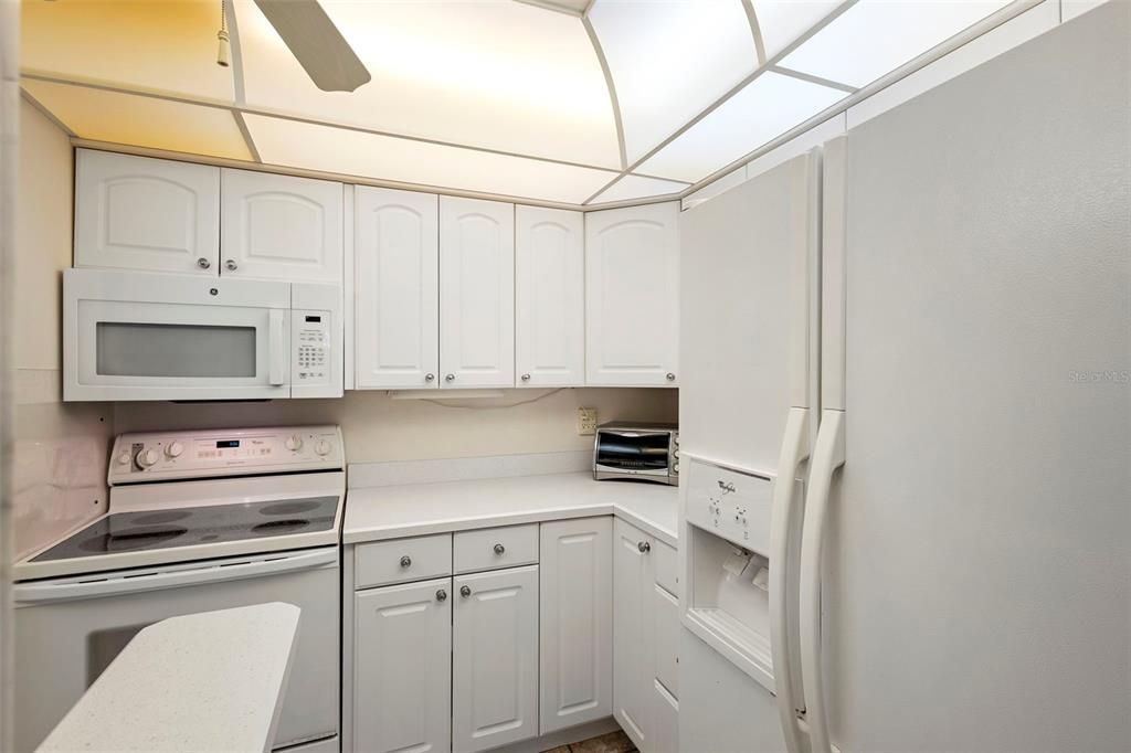 Activo con contrato: $153,500 (2 camas, 2 baños, 897 Pies cuadrados)